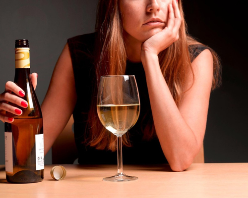 Анонимное лечение женского алкоголизма в Клину